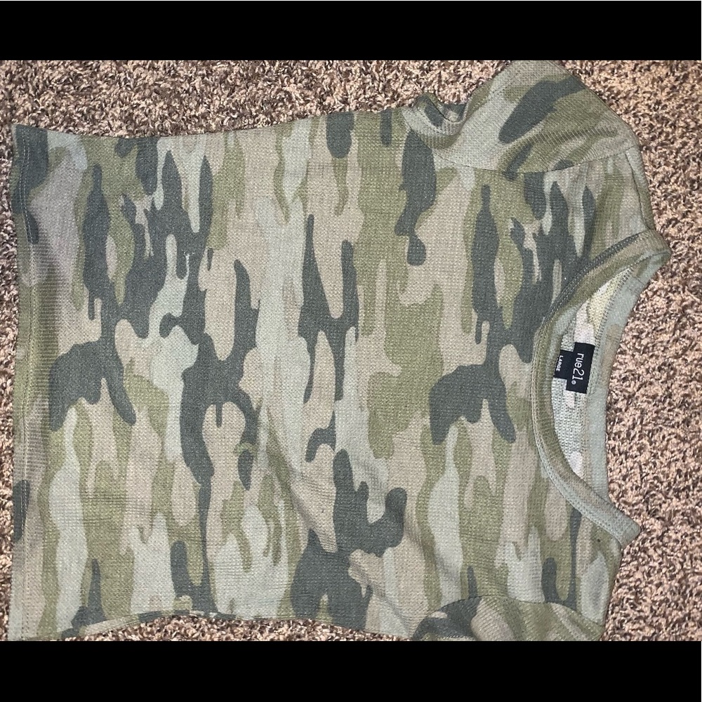 Brand is Rue21, Size is L, Color is camouflage